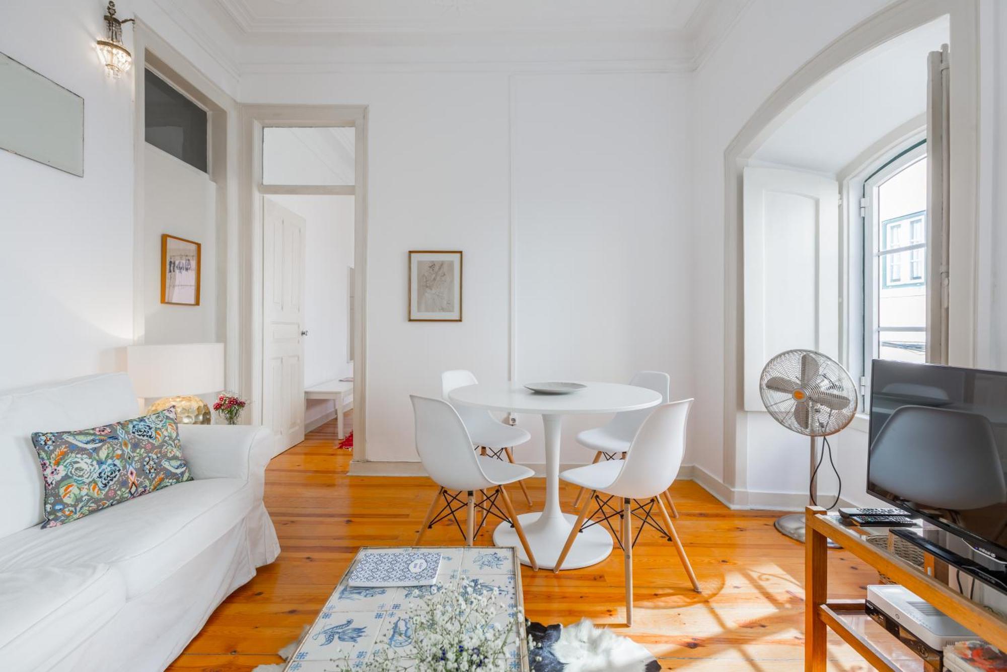 Apartment Spacious, Bright And Sunny Apartment, By Timecooler Lisbon