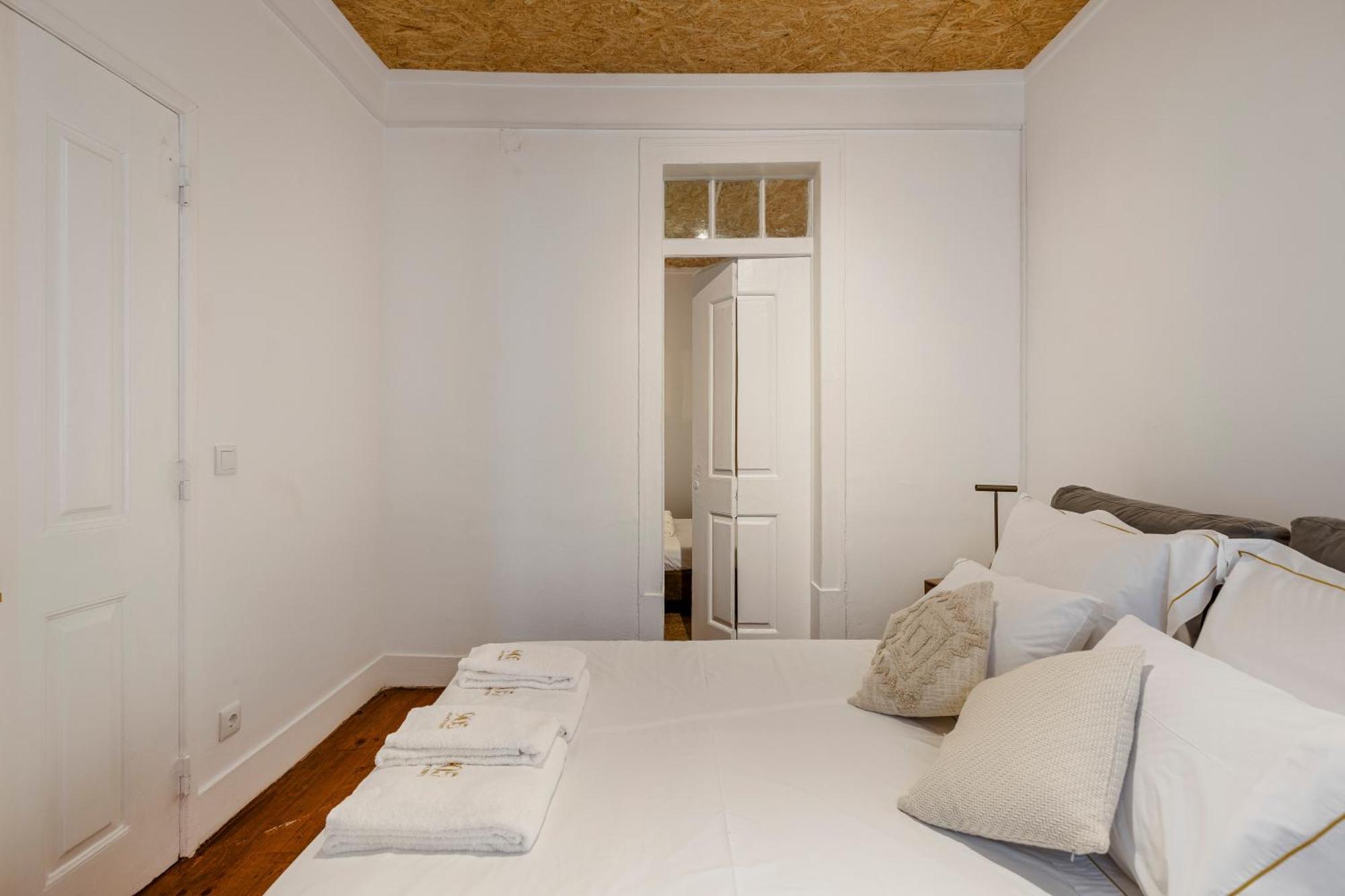 905 Apartment *