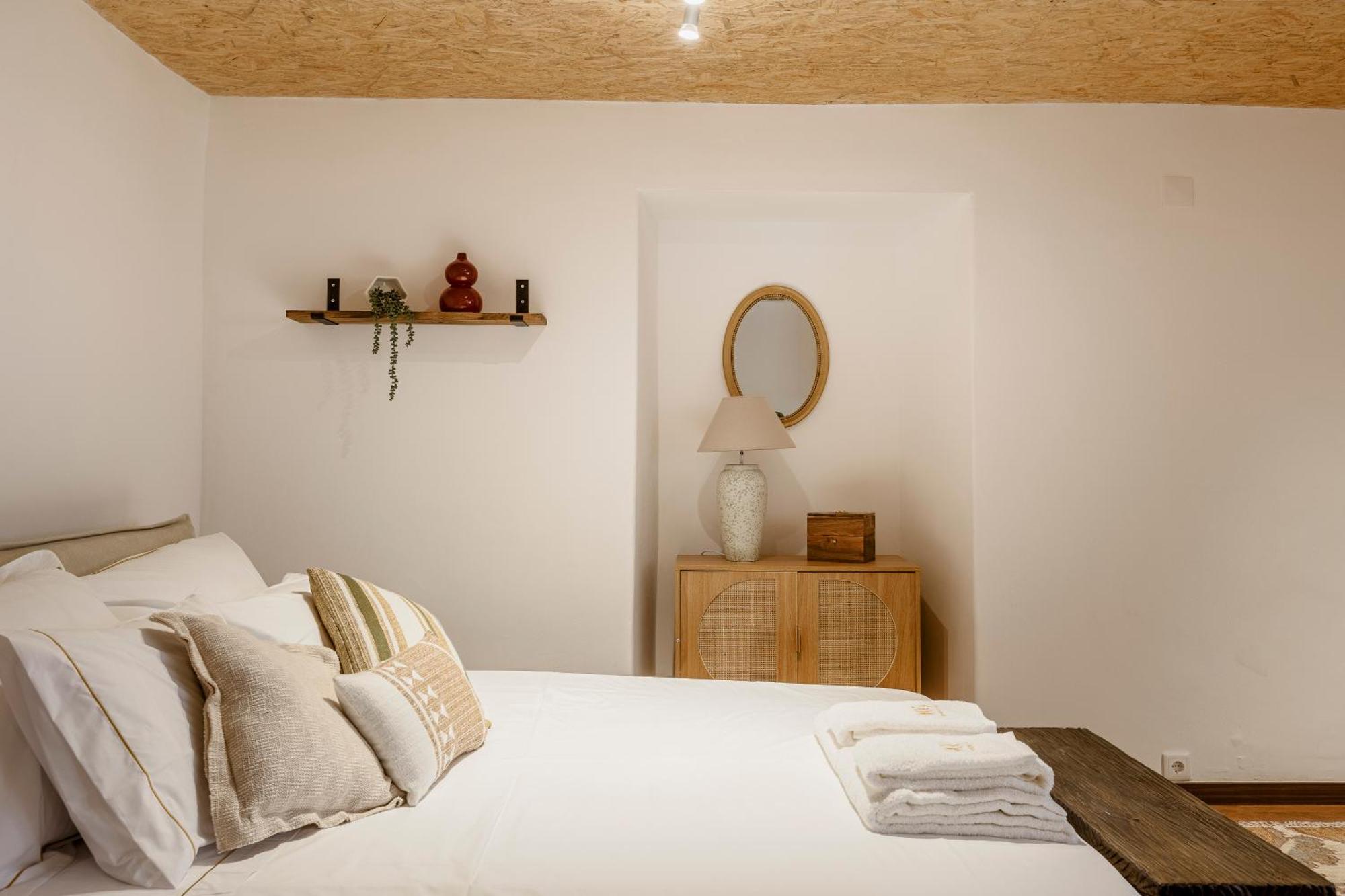 905 Apartment *