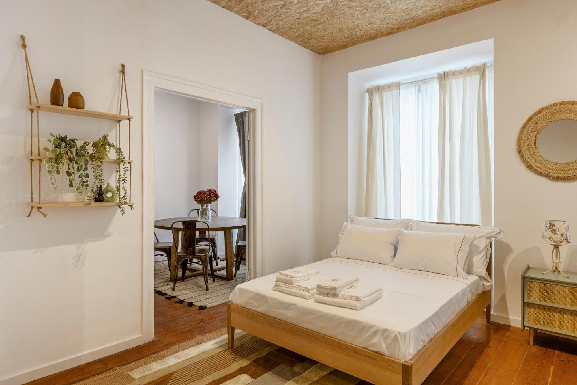 Apartment 905