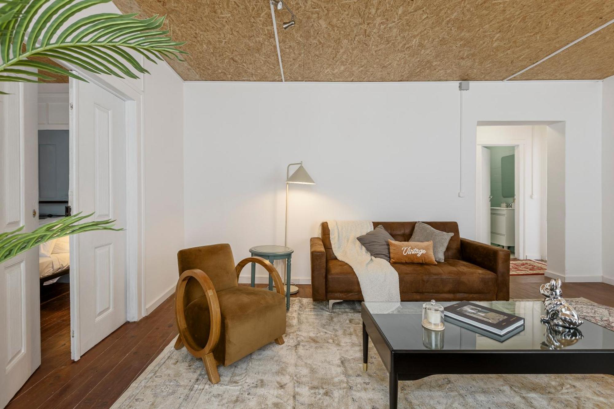 905 Apartment