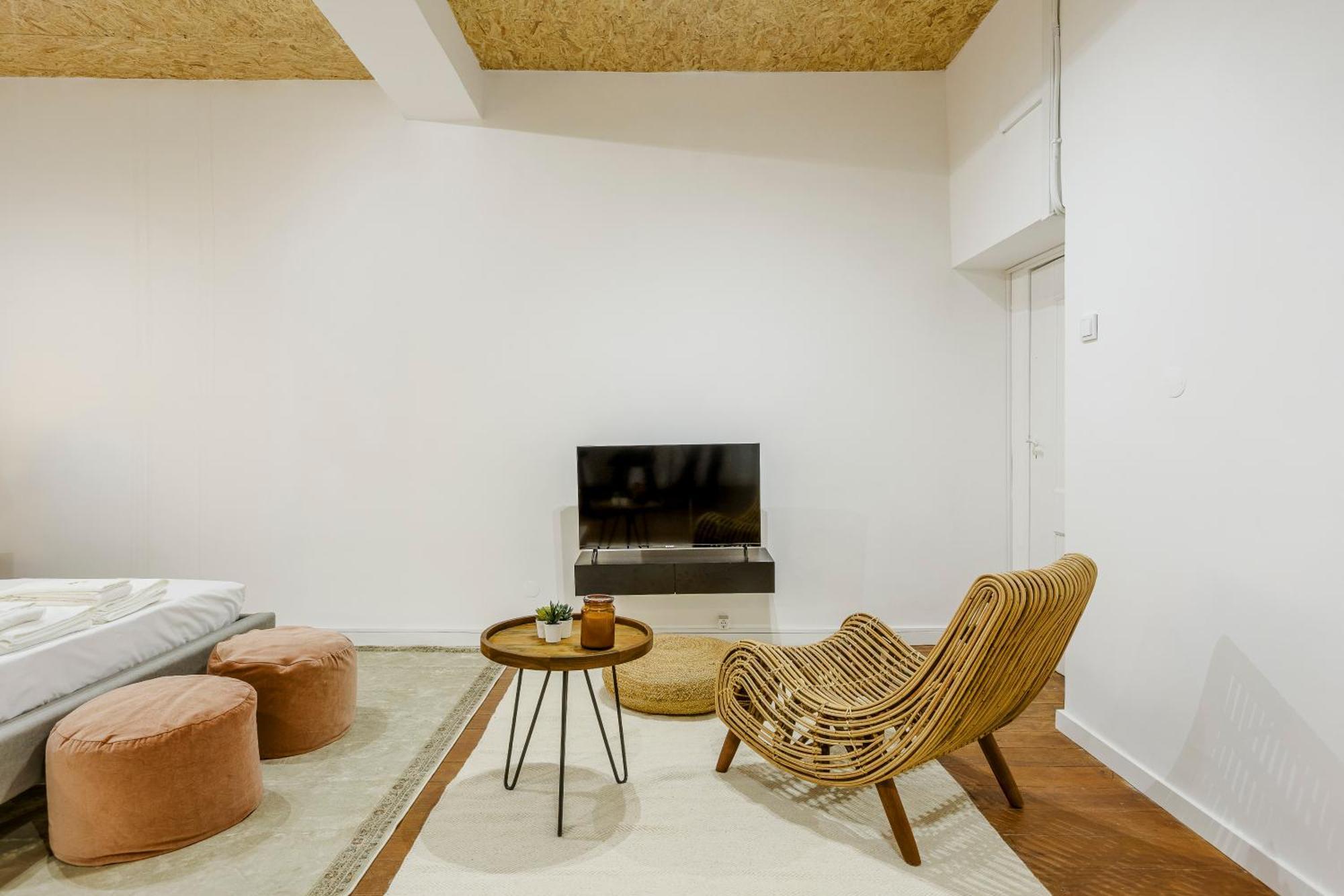Apartment 905