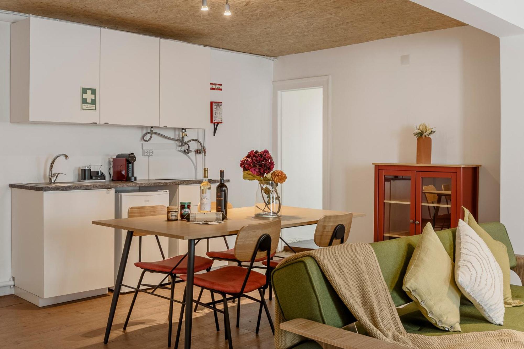 905 Apartment *