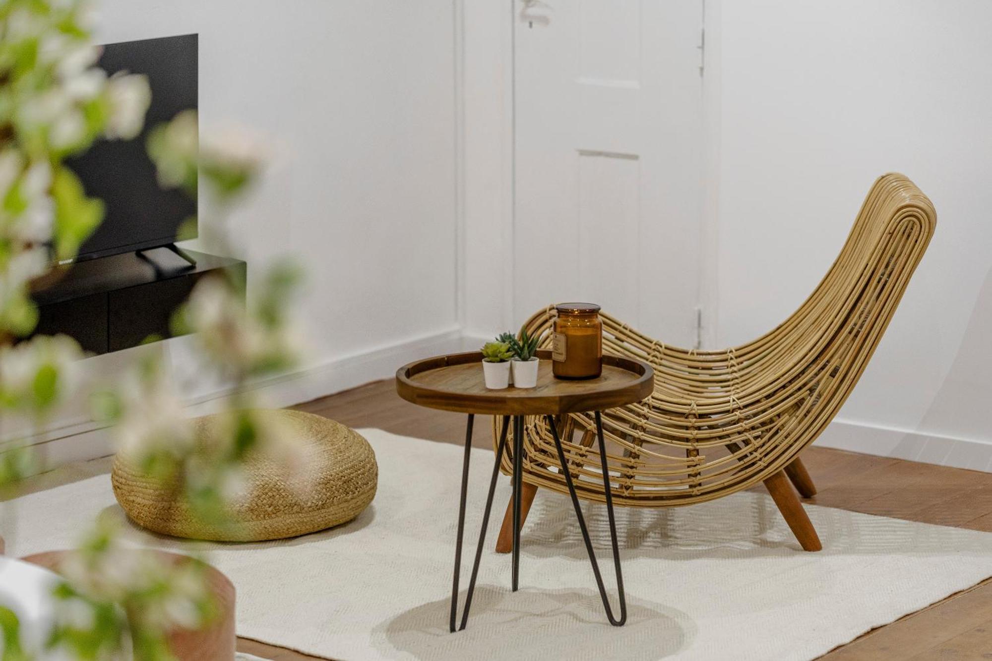 905 Apartment *