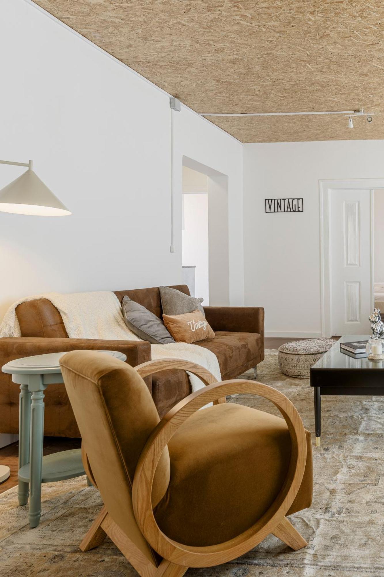 Apartment 905