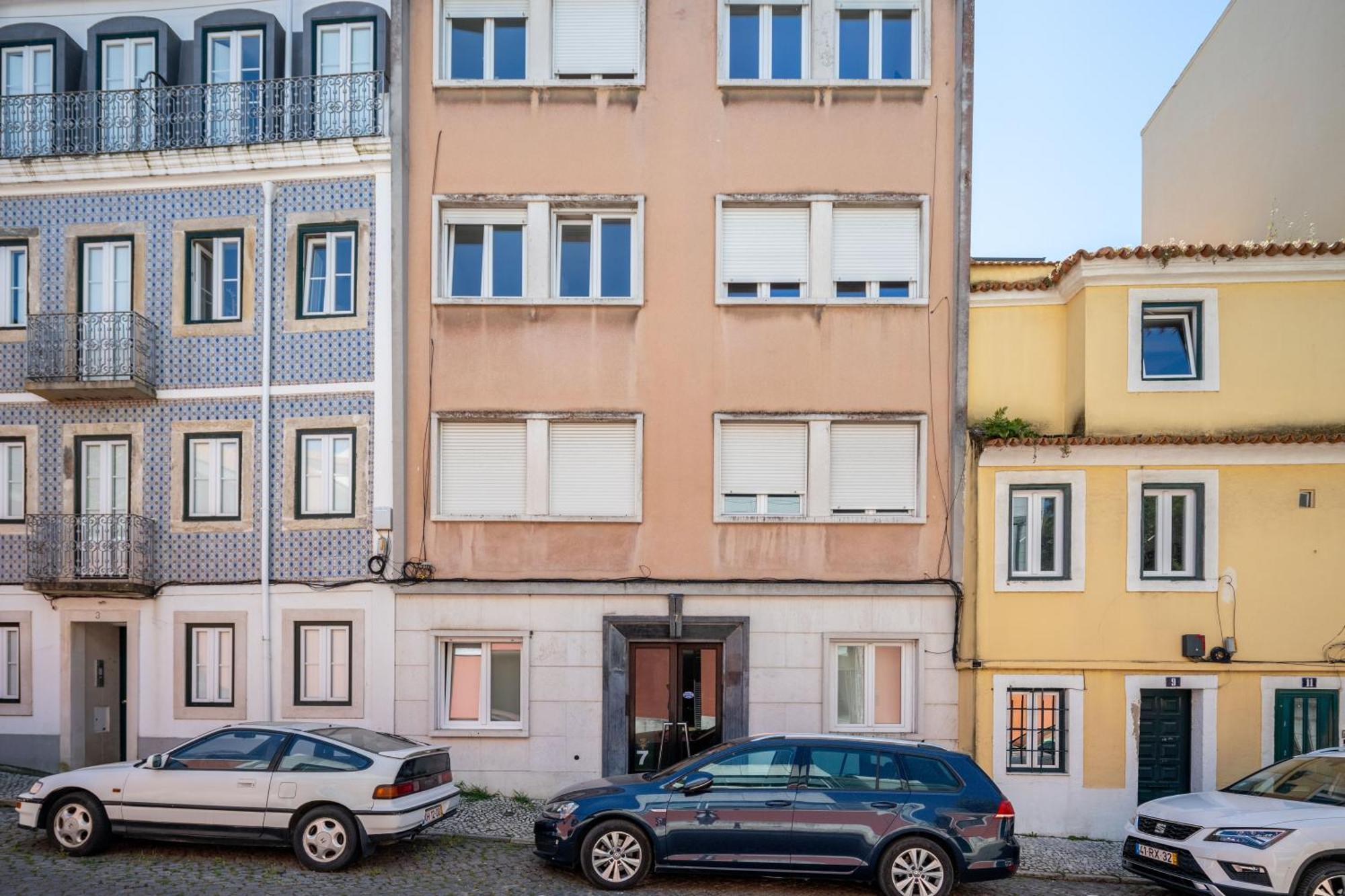 Apartment Fancy 2bdr Duplex With Patio By Lovelystay Lisbon