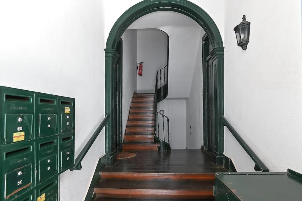 Mc Warm Romantic 3br2ba @ Trendy Principe Real Lisboa