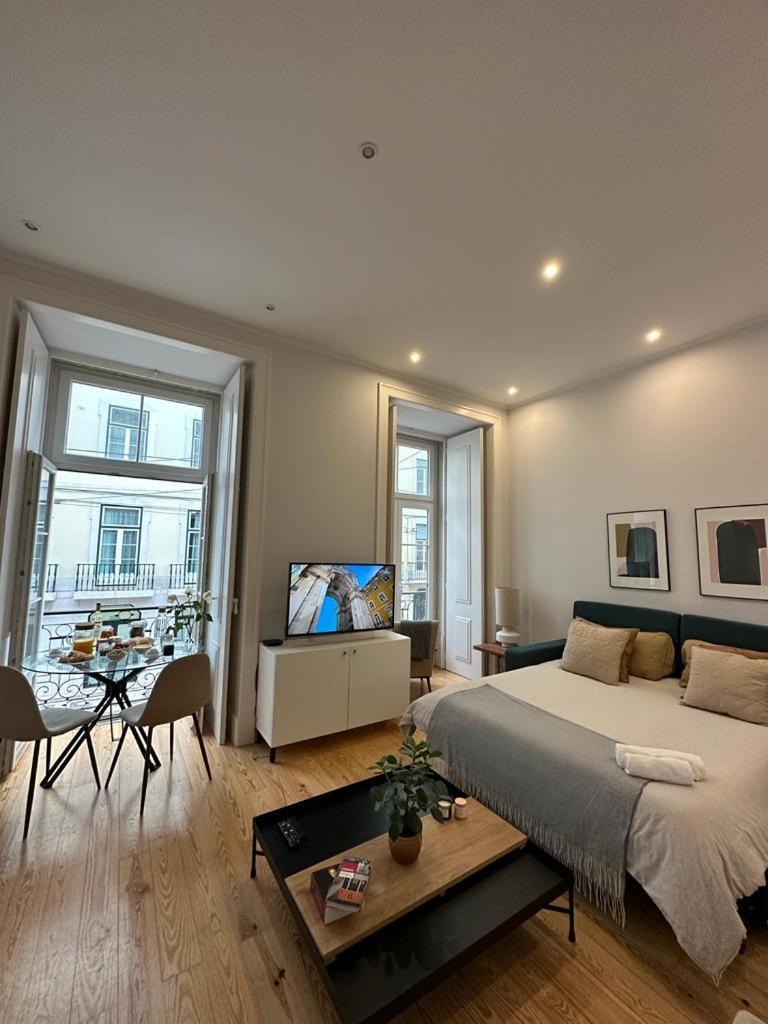 Quarto Grande Com Varanda, Wc Partilhado * Lisbon