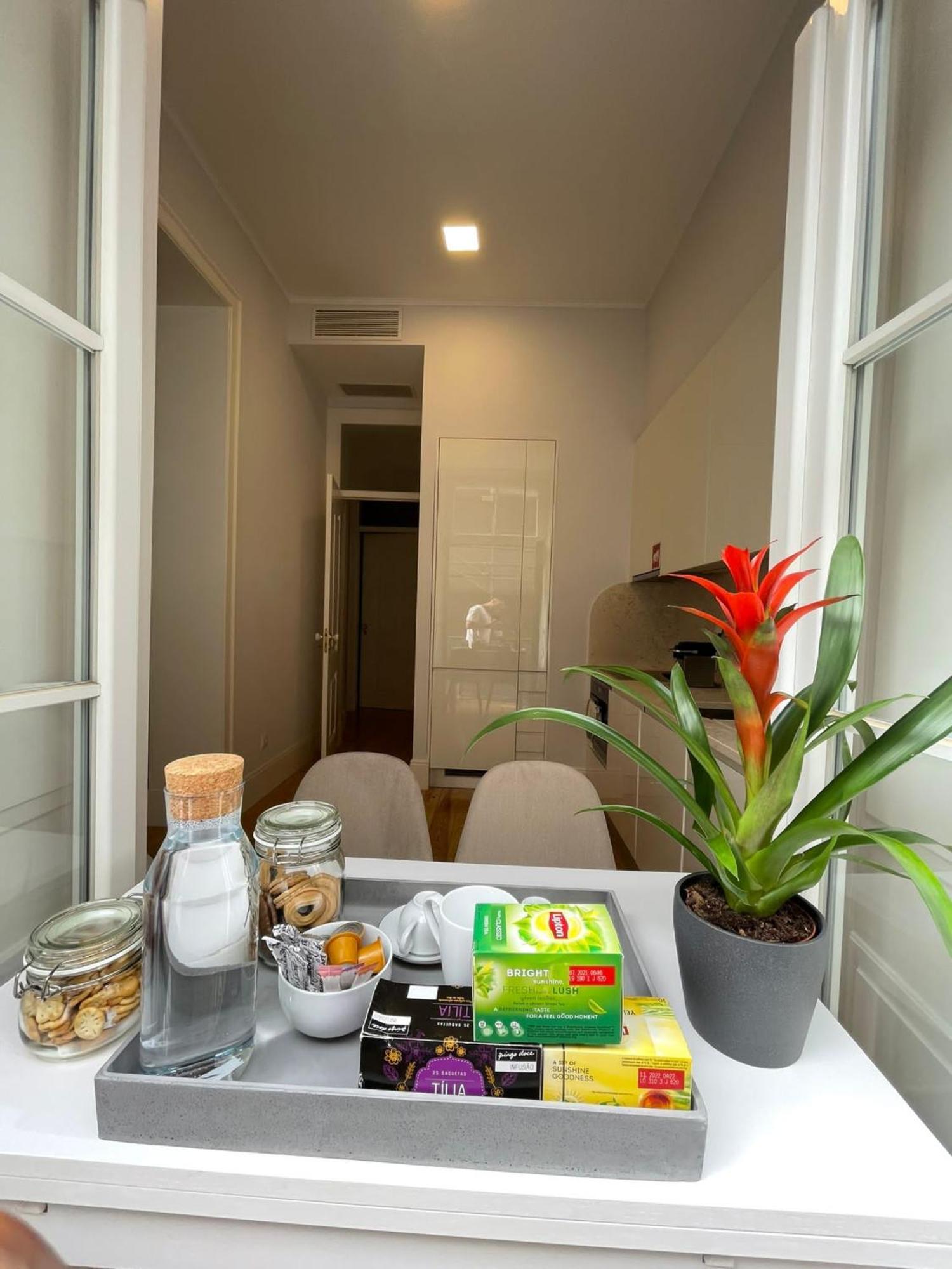 Homestay Quarto Grande Com Varanda, Wc Partilhado