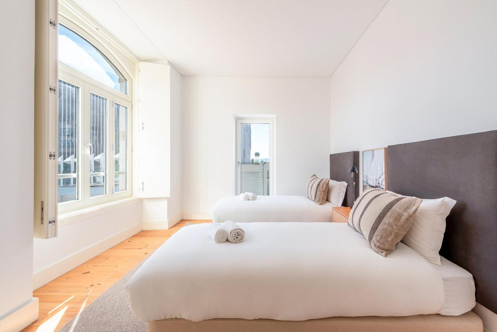 Guestready - Spacious 2 Bedroom Apt Near The River * Lisbon