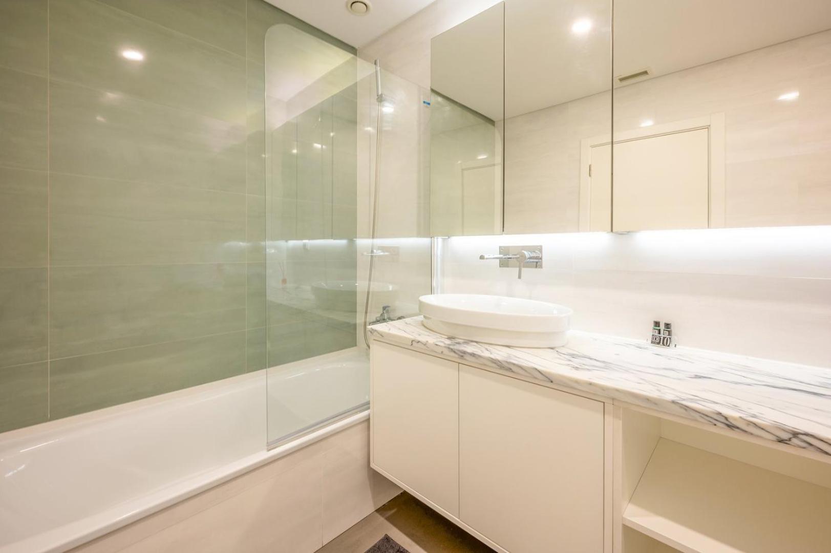 Guestready - Modernity Refine Near Airport Holiday home *