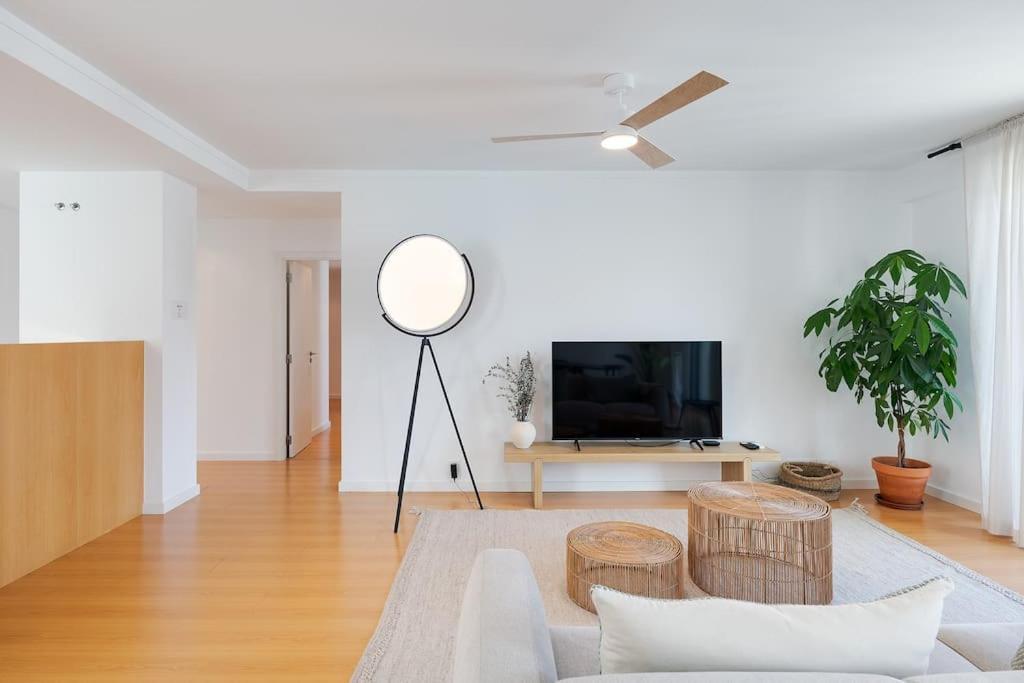 Apartment For The Lovers- Downtown Lisbon- Free Parking *