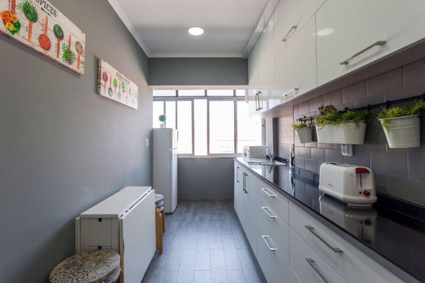 Be Local - With 2 Bedrooms In Moscavide - * Lisbon