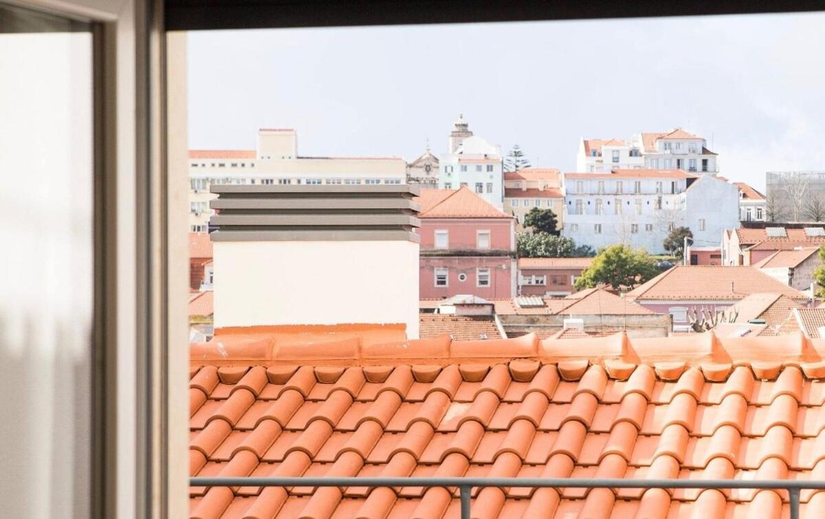 Bright 2 Bedroom With Parking In * Lisbon