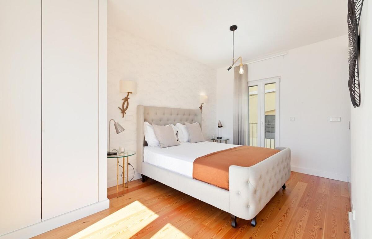 Inn Bright 2 Bedroom With Parking In Lisbon