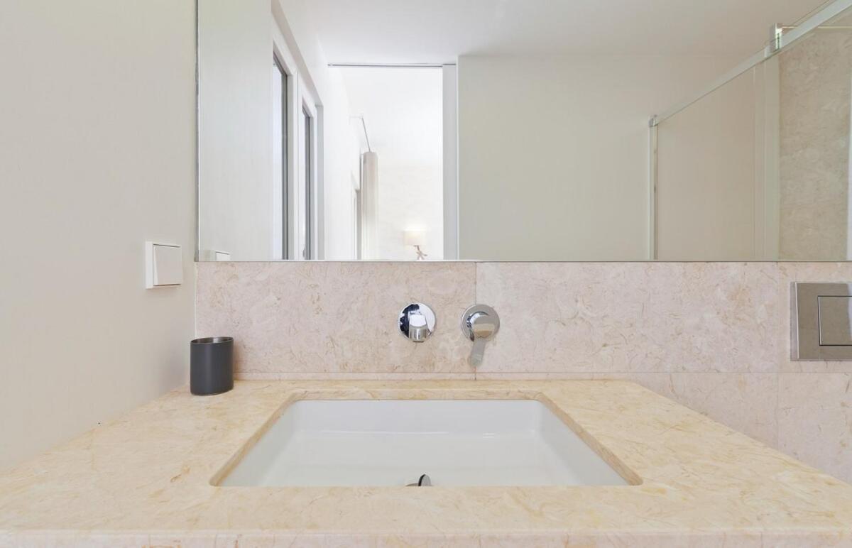 Bright 2 Bedroom With Parking In Inn