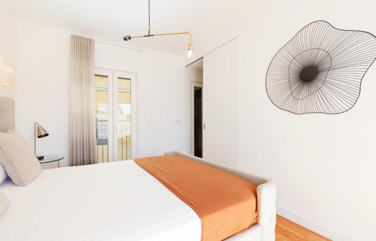 Inn Bright 2 Bedroom With Parking In *