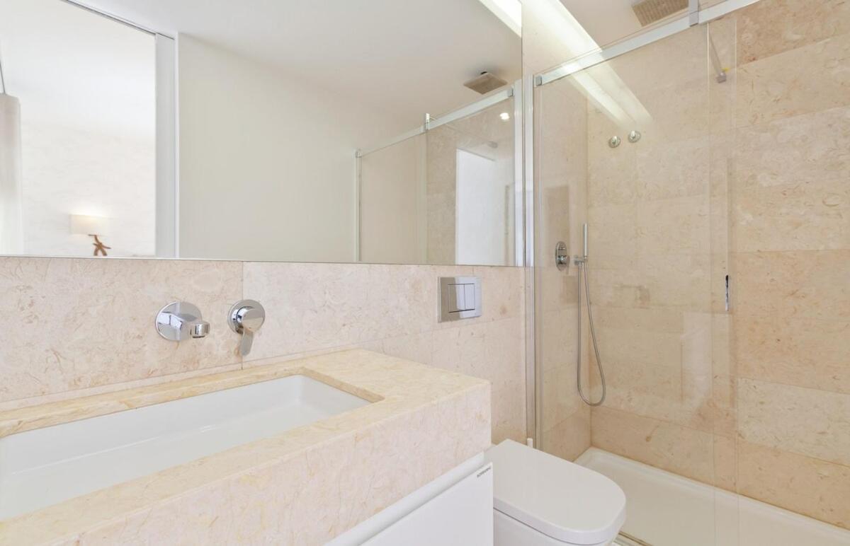 Bright 2 Bedroom With Parking In Inn