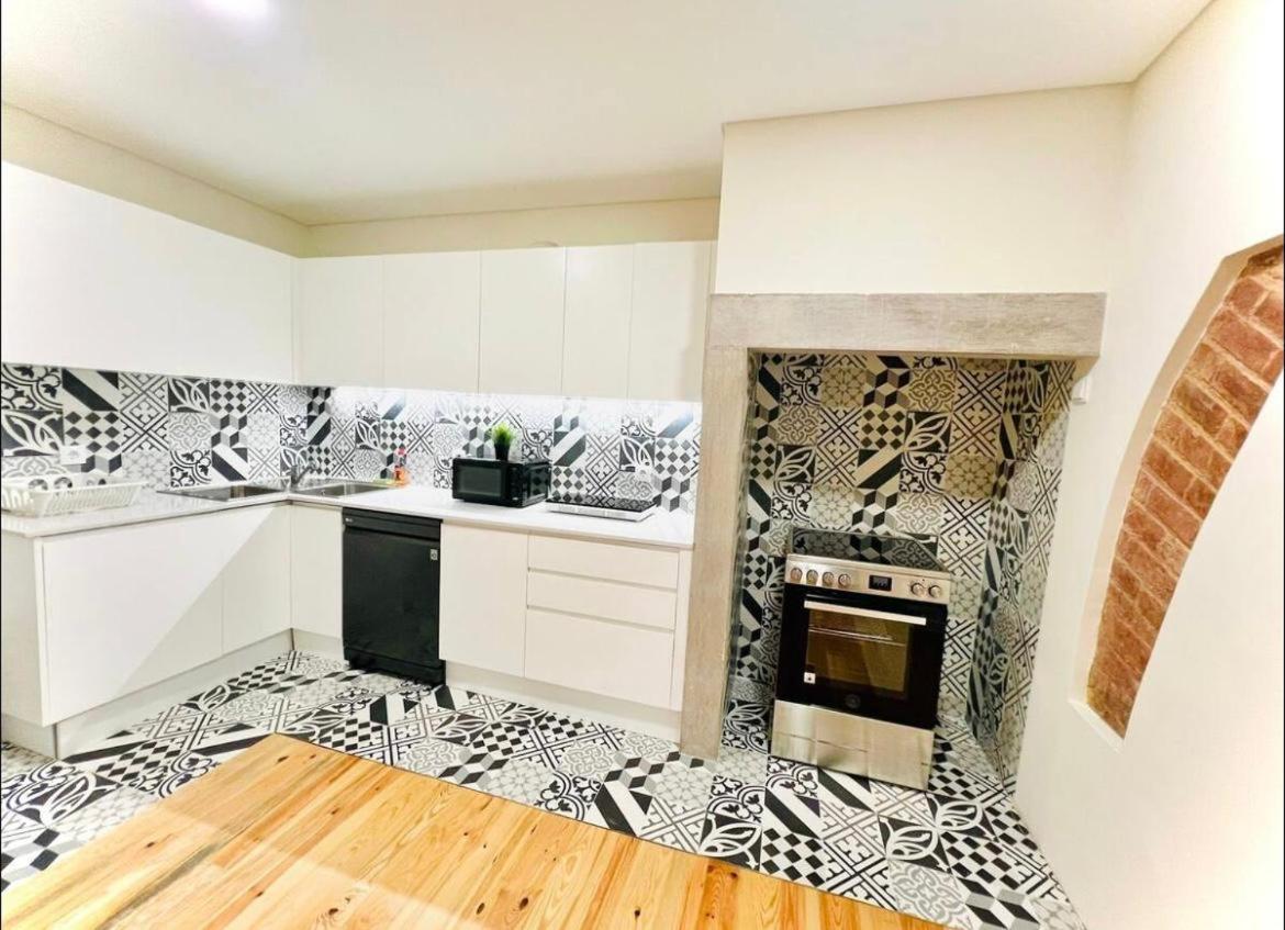 Center 3 Bedroom Flat Next To Avenida Liberdade * Lisbon