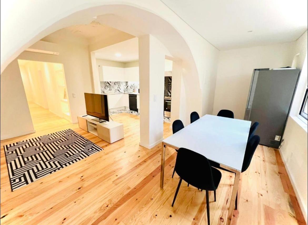 Center 3 Bedroom Flat Next To Avenida Liberdade Apartment *