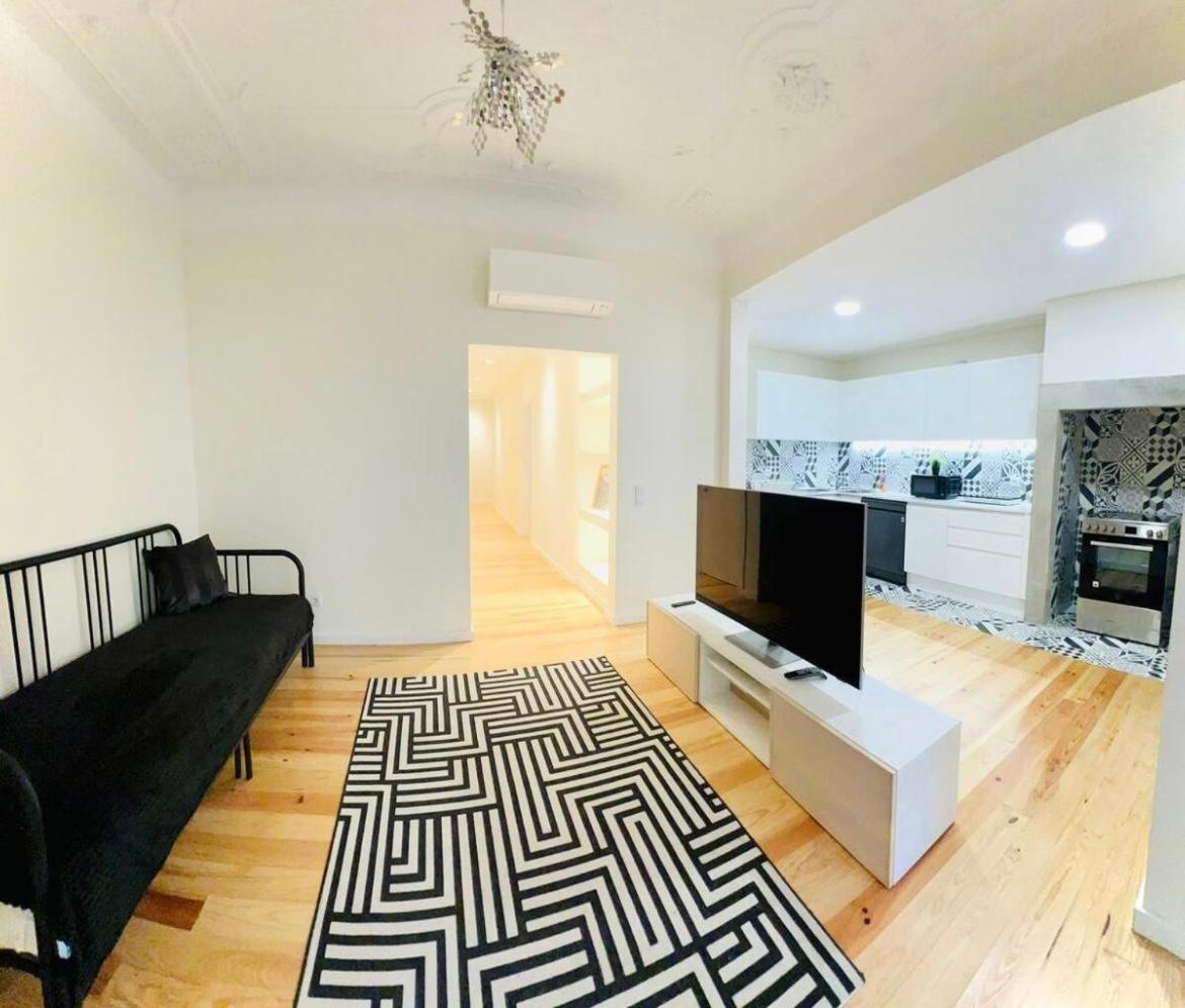 Center 3 Bedroom Flat Next To Avenida Liberdade