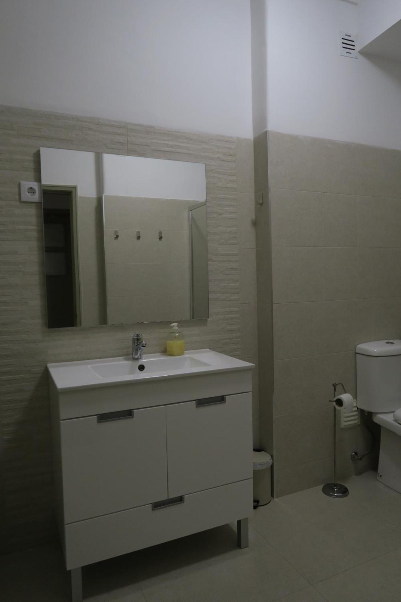 Cosmopolitan - Top Floor Homestay Lisbon