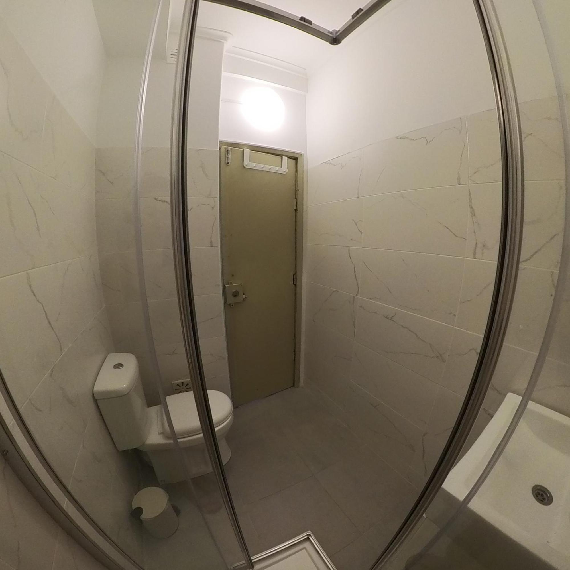 Cosmopolitan - Top Floor Homestay Lisbon