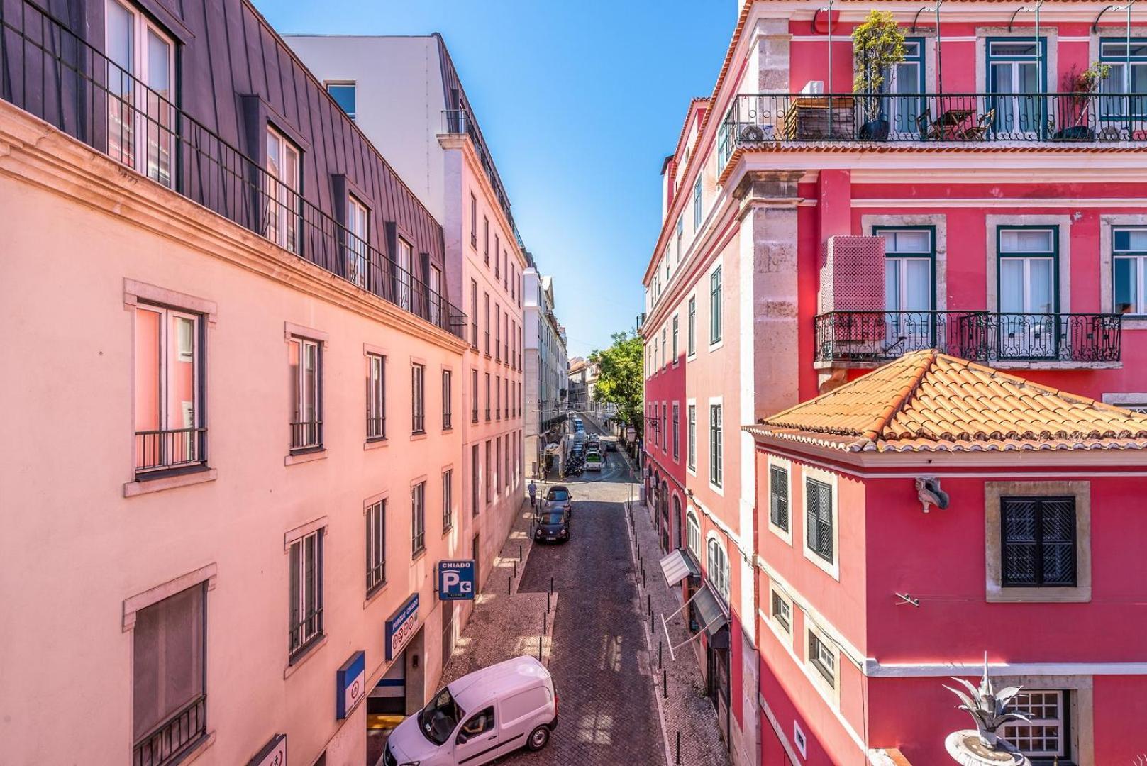 Guestready - Newly Renovated Chiado Haven Lisbon