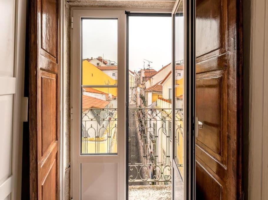 Sunny In Bica * Lisbon