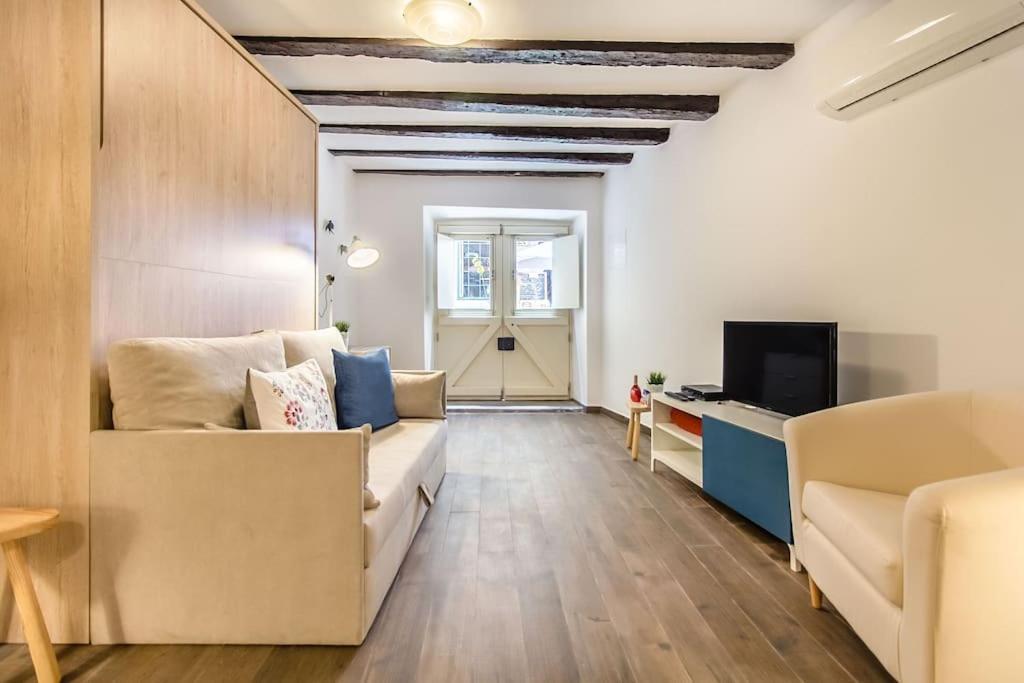 Alfama Guest