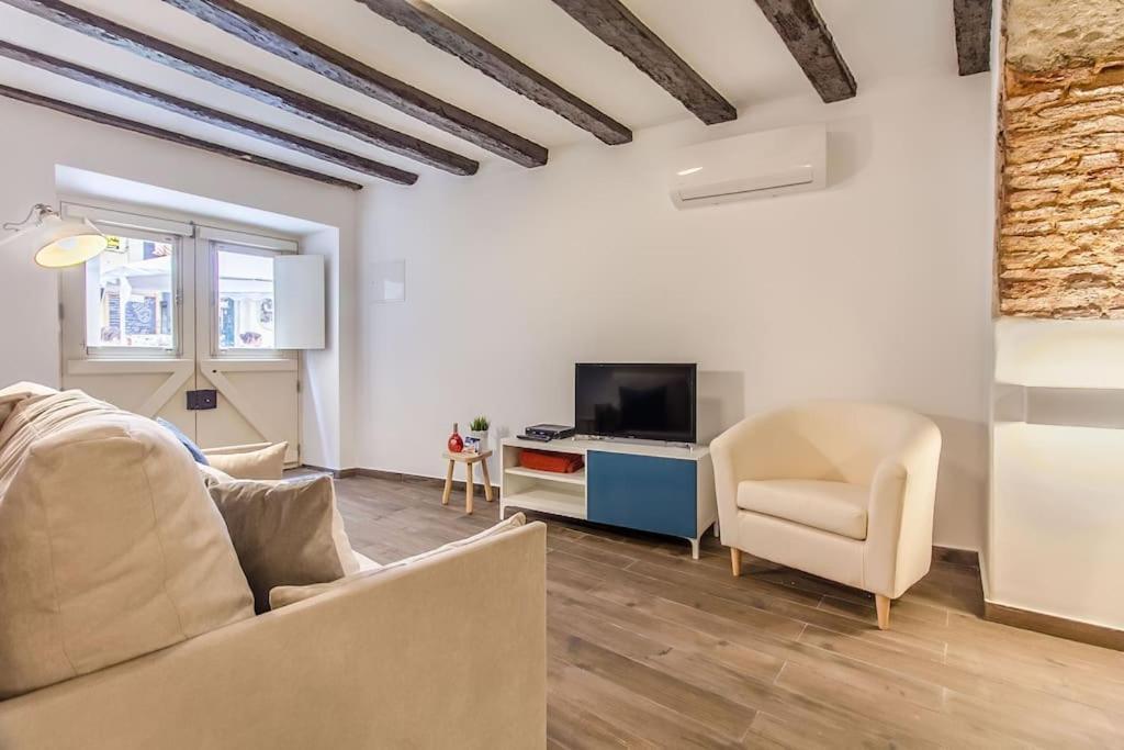 Alfama Guest