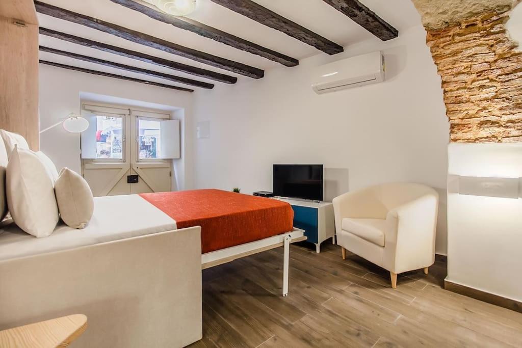 Alfama Guest *