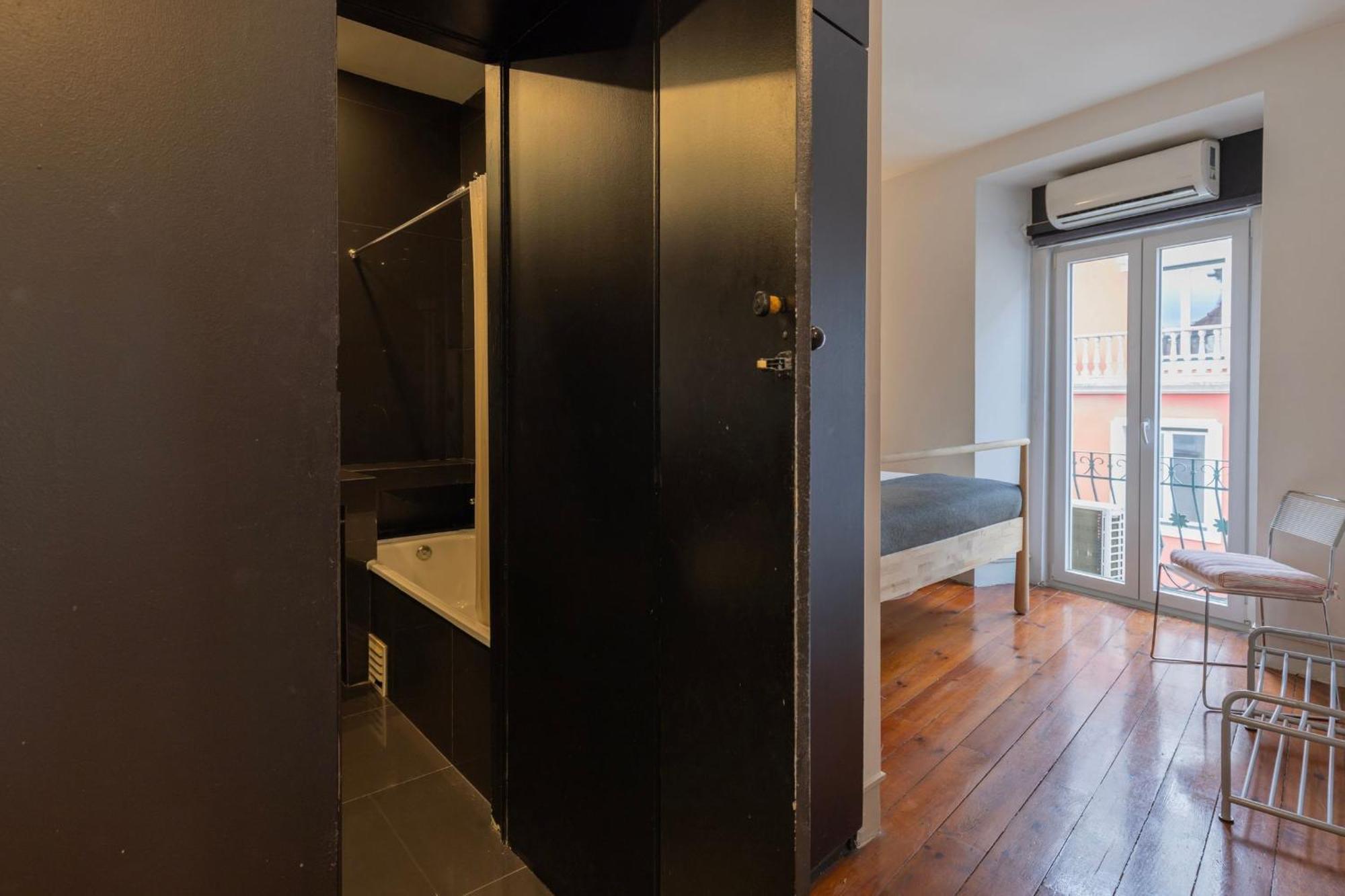 Apartment Chiado Center 1bdr Flat By Lovelystay