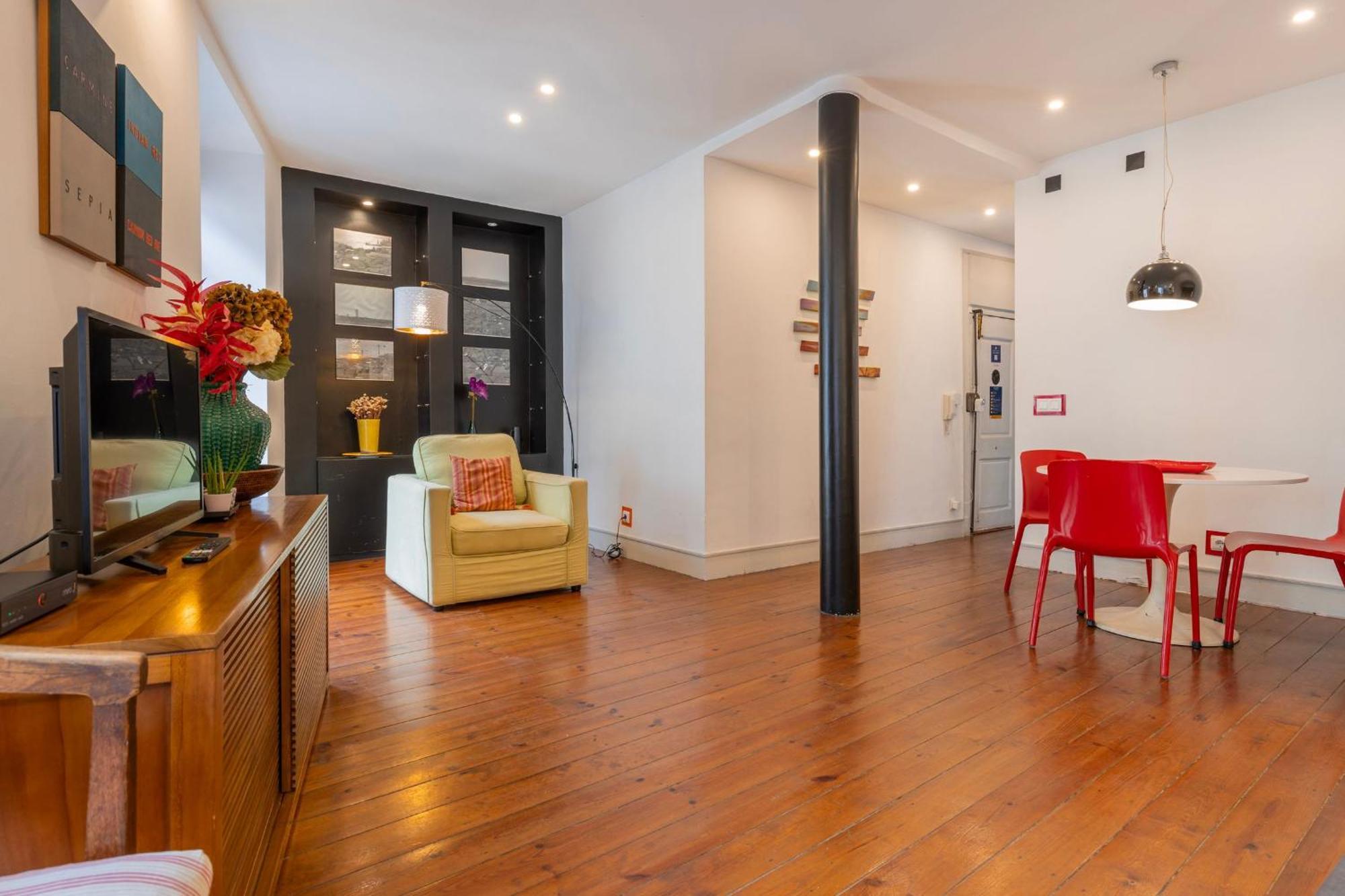 Chiado Center 1bdr Flat By Lovelystay *