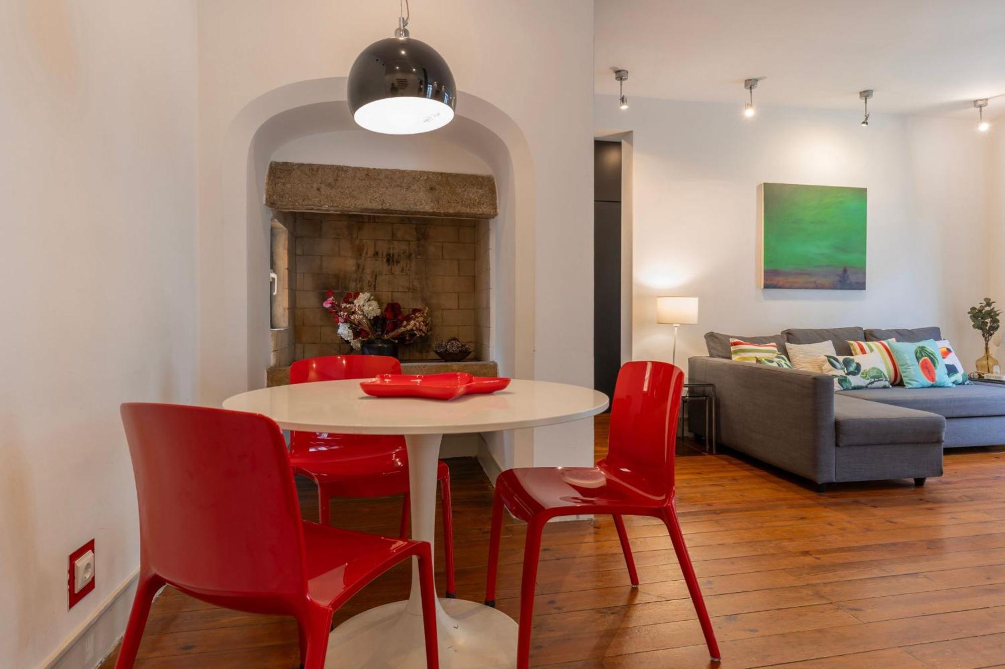 Chiado Center 1bdr Flat By Lovelystay