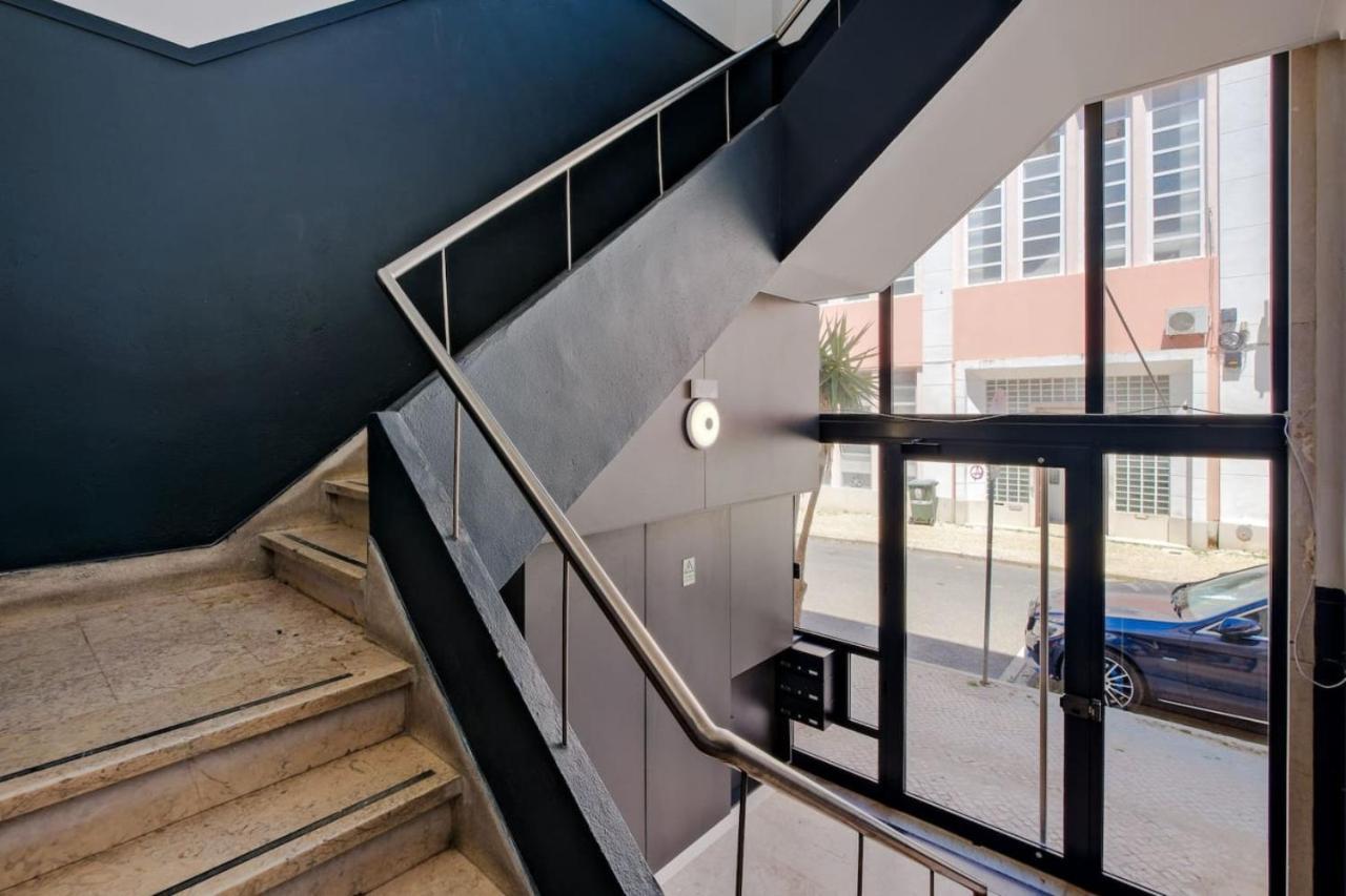 Lovely Fully Equipped Near Subway N12 Apartment