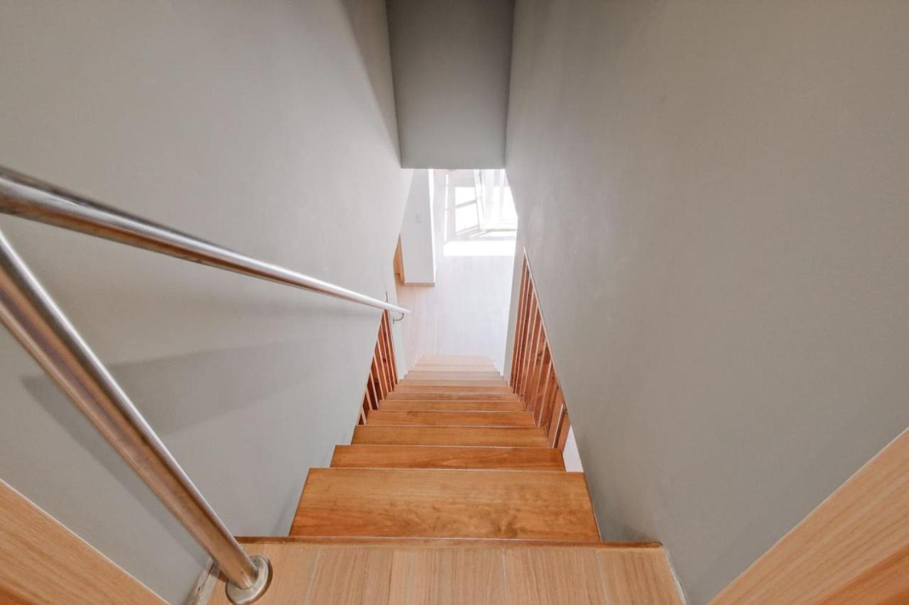 Apartment Lovely Fully Equipped Near Subway N12 Lisbon