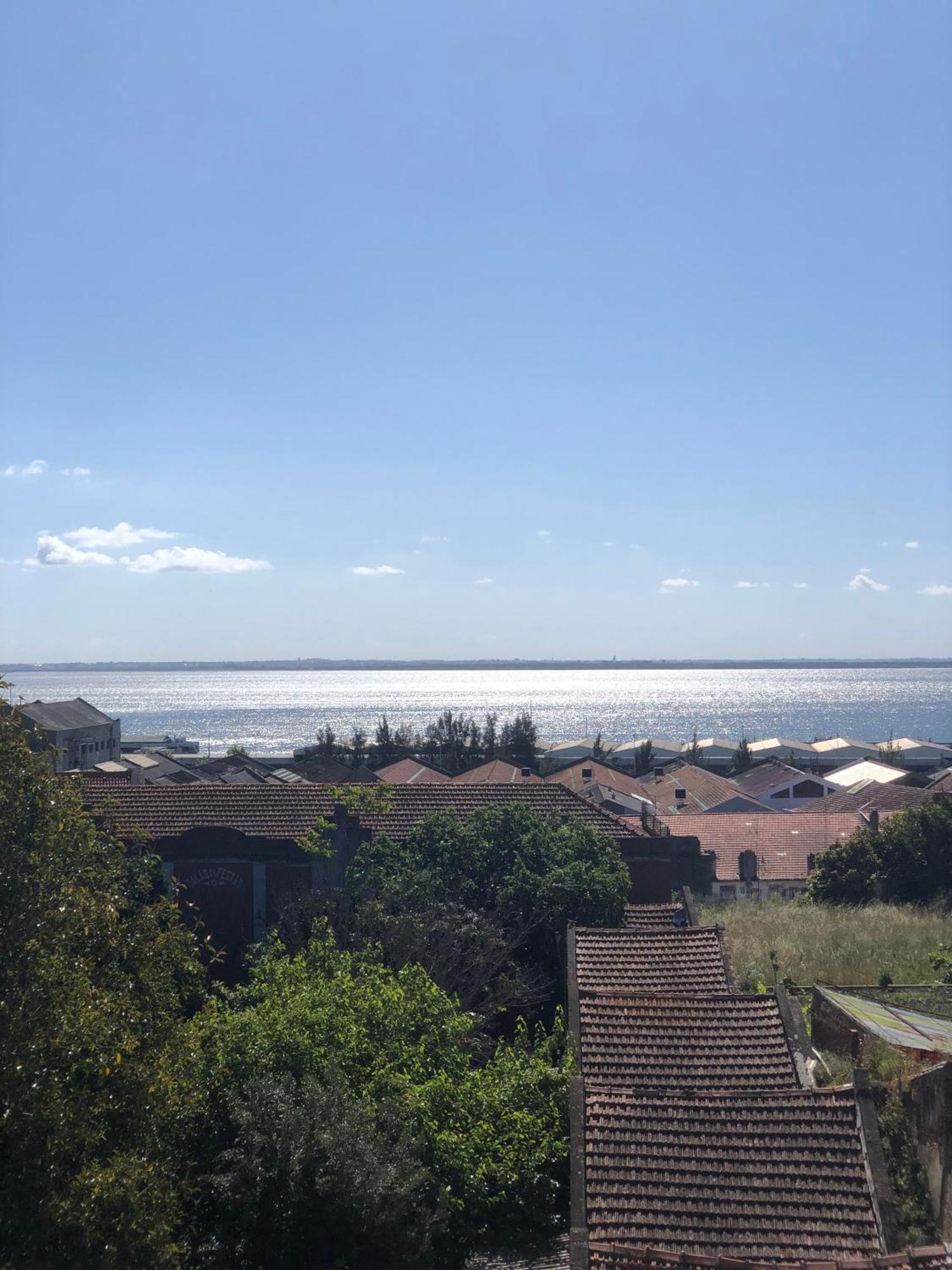 Quarto Com Vista Do Rio Tejo *