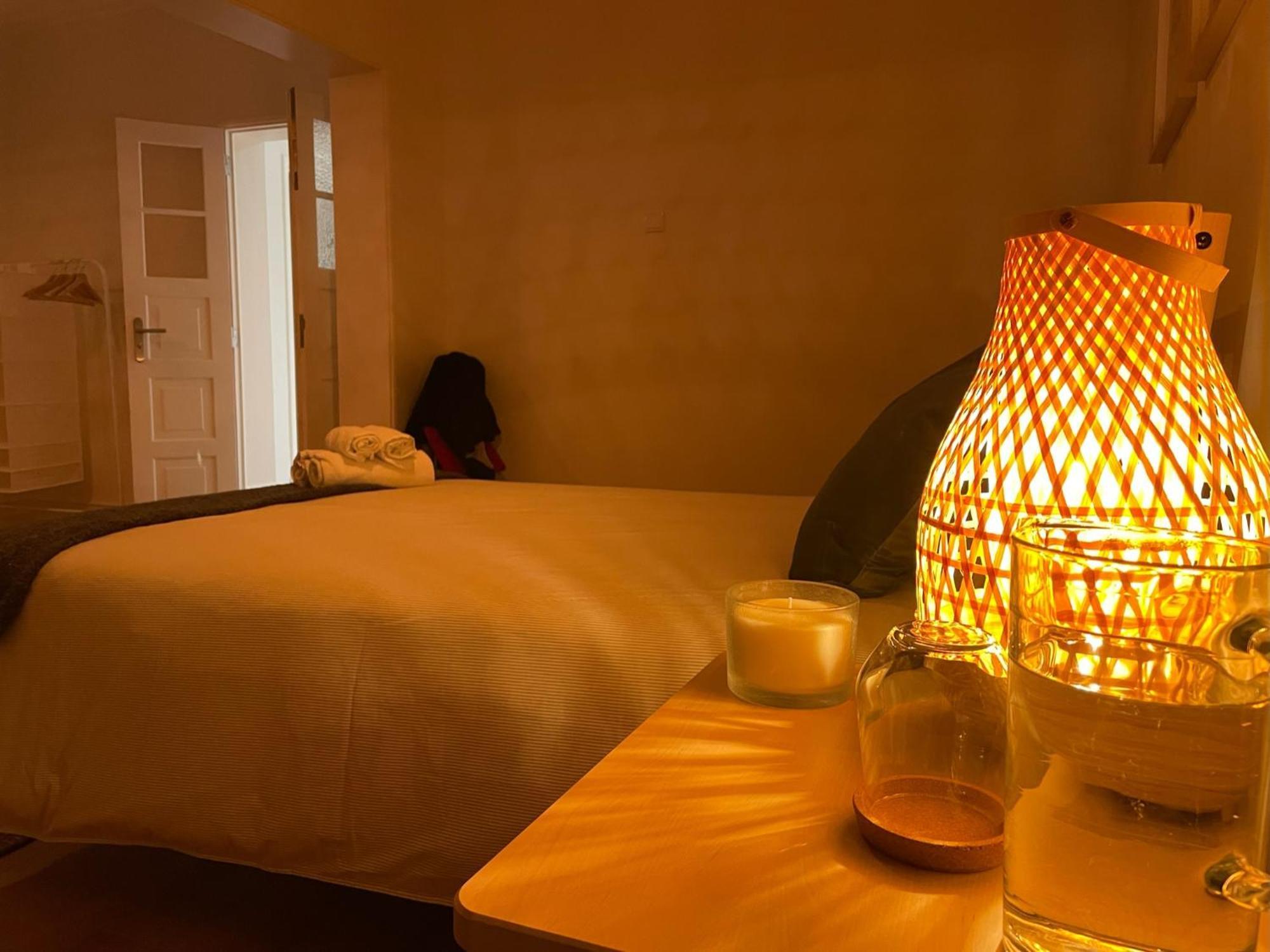 Quarto Grande Com Varanda, Wc Partilhado Homestay