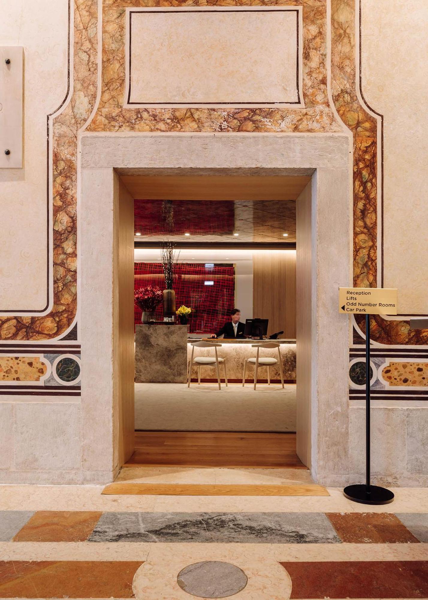 The One Palacio Da Anunciada 5* Lisbon