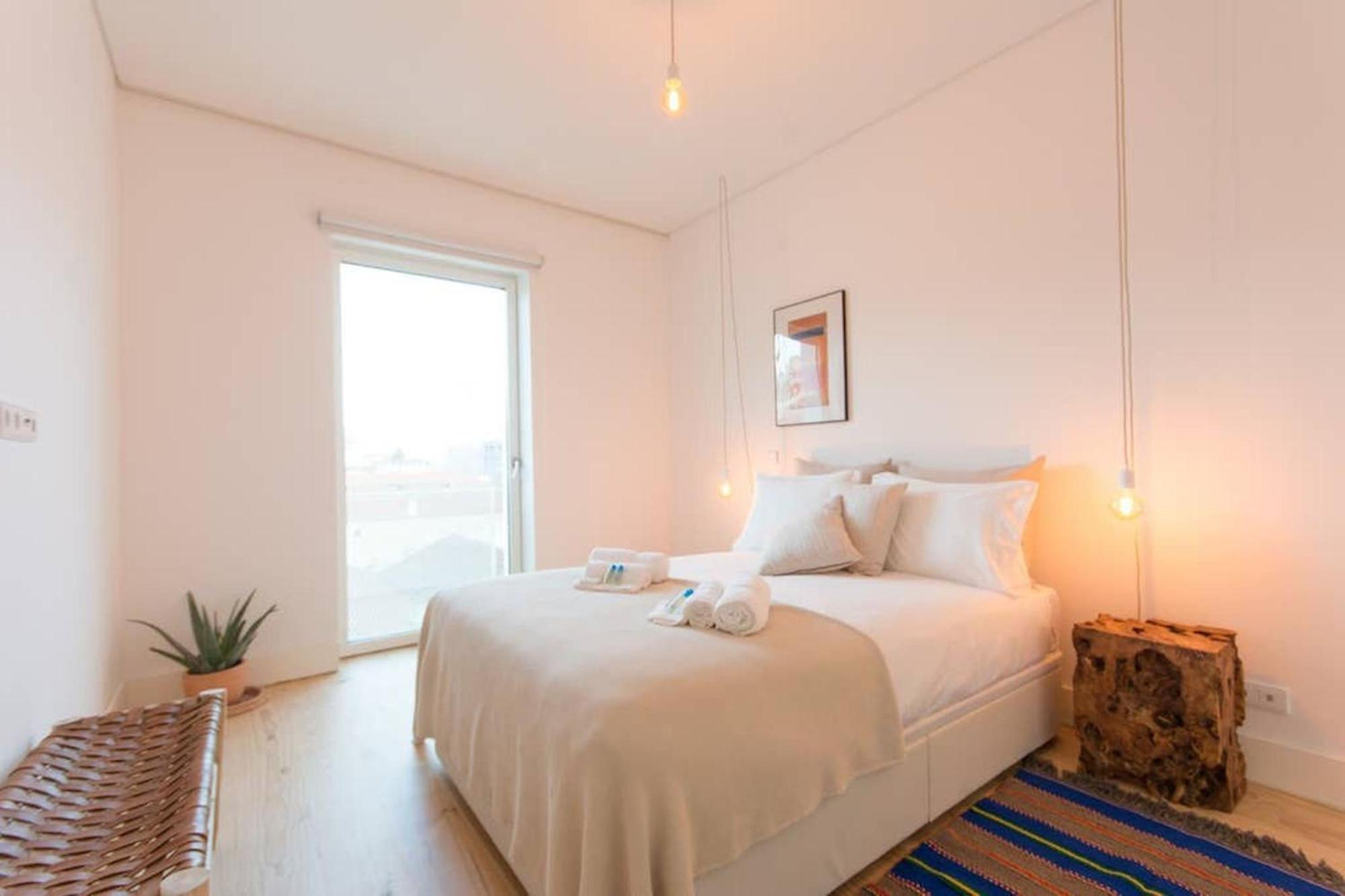 Wave Of Light In By Innkeeper Apartment Lisbon