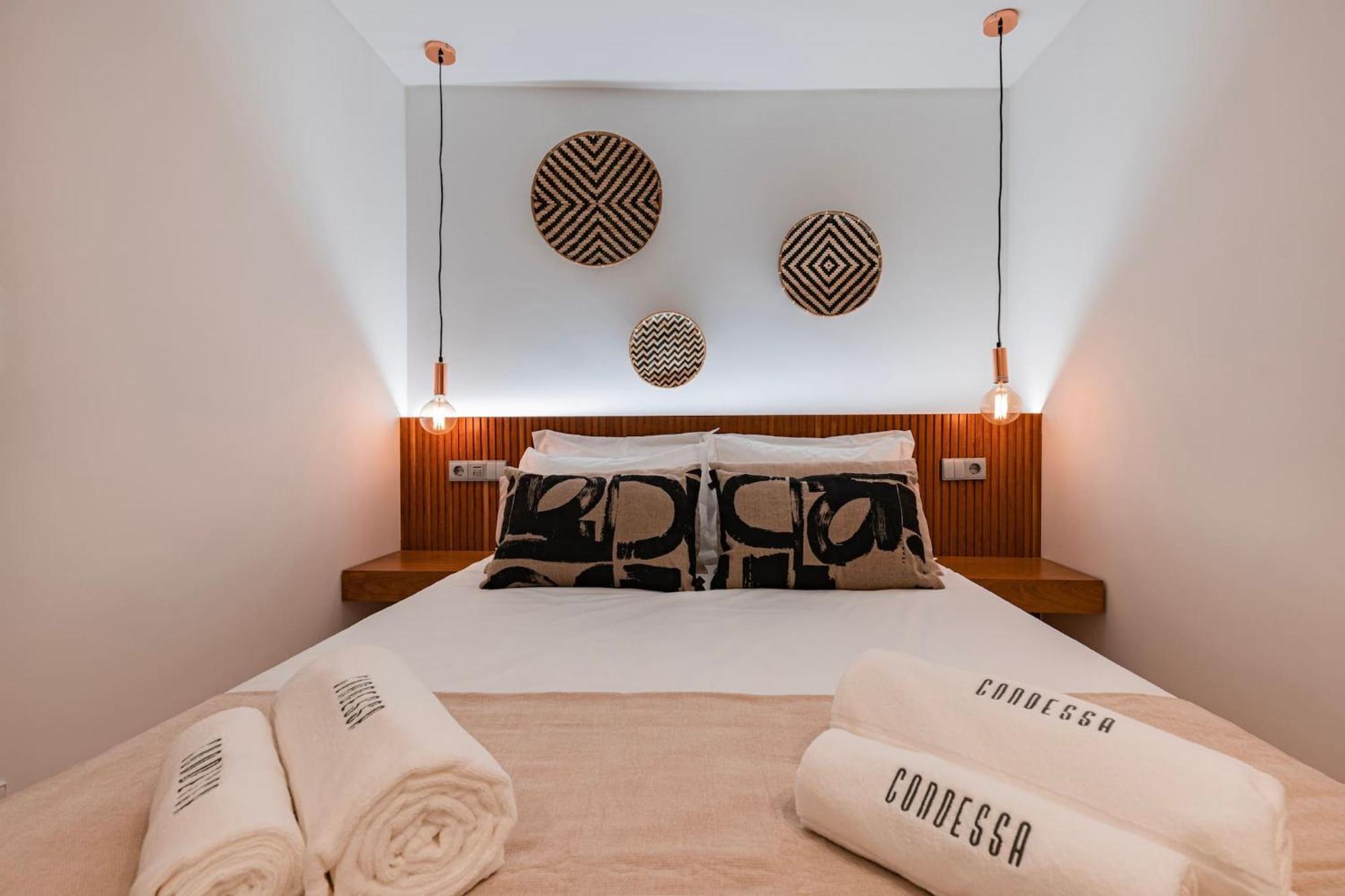 Condessa I By Innkeeper *