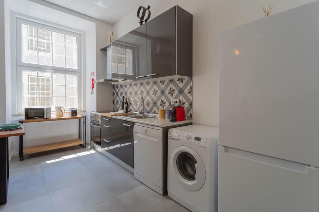 Unique & Super Aircon & Lift Apartment Lisbon