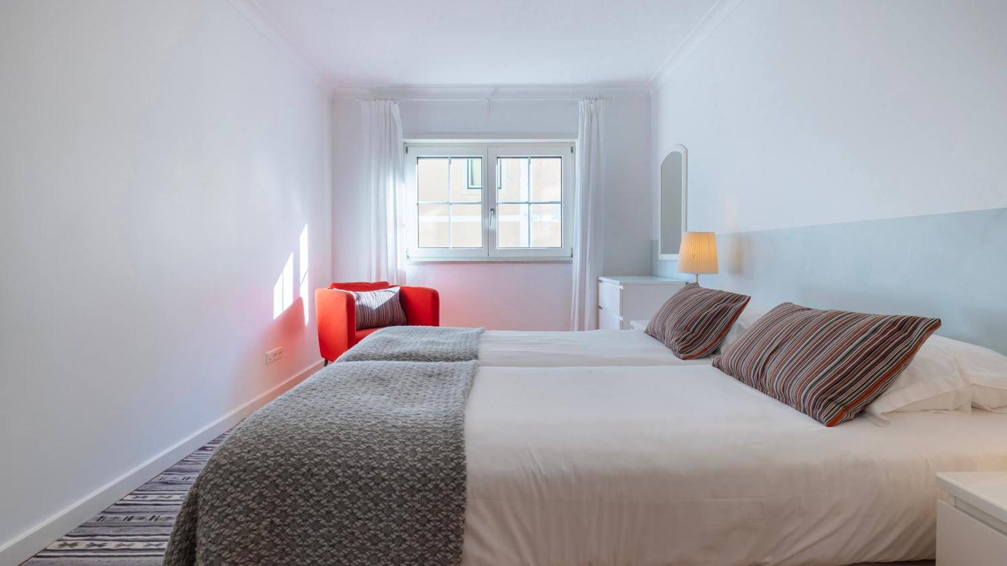 Apartment Stylish With Parking By Lovelystay *