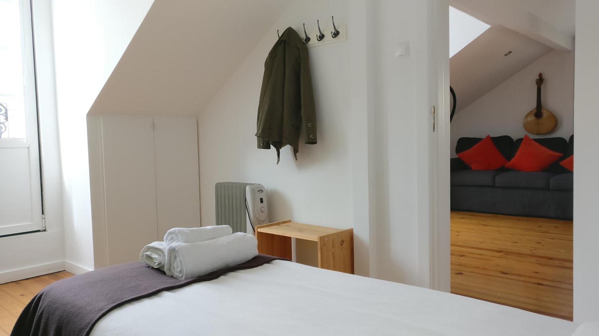Alfama 2 - Attic With View Apartment