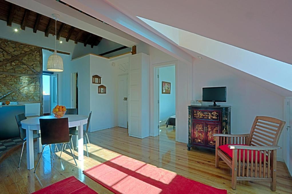 Alfama 2 - Attic With View *