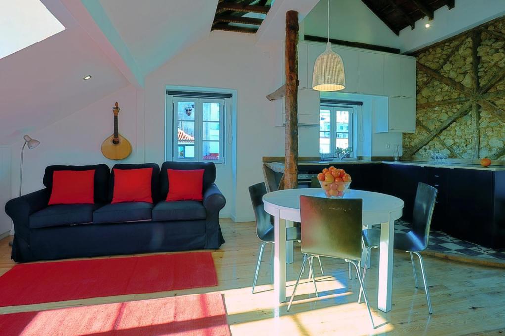 Alfama 2 - Attic With View Apartment