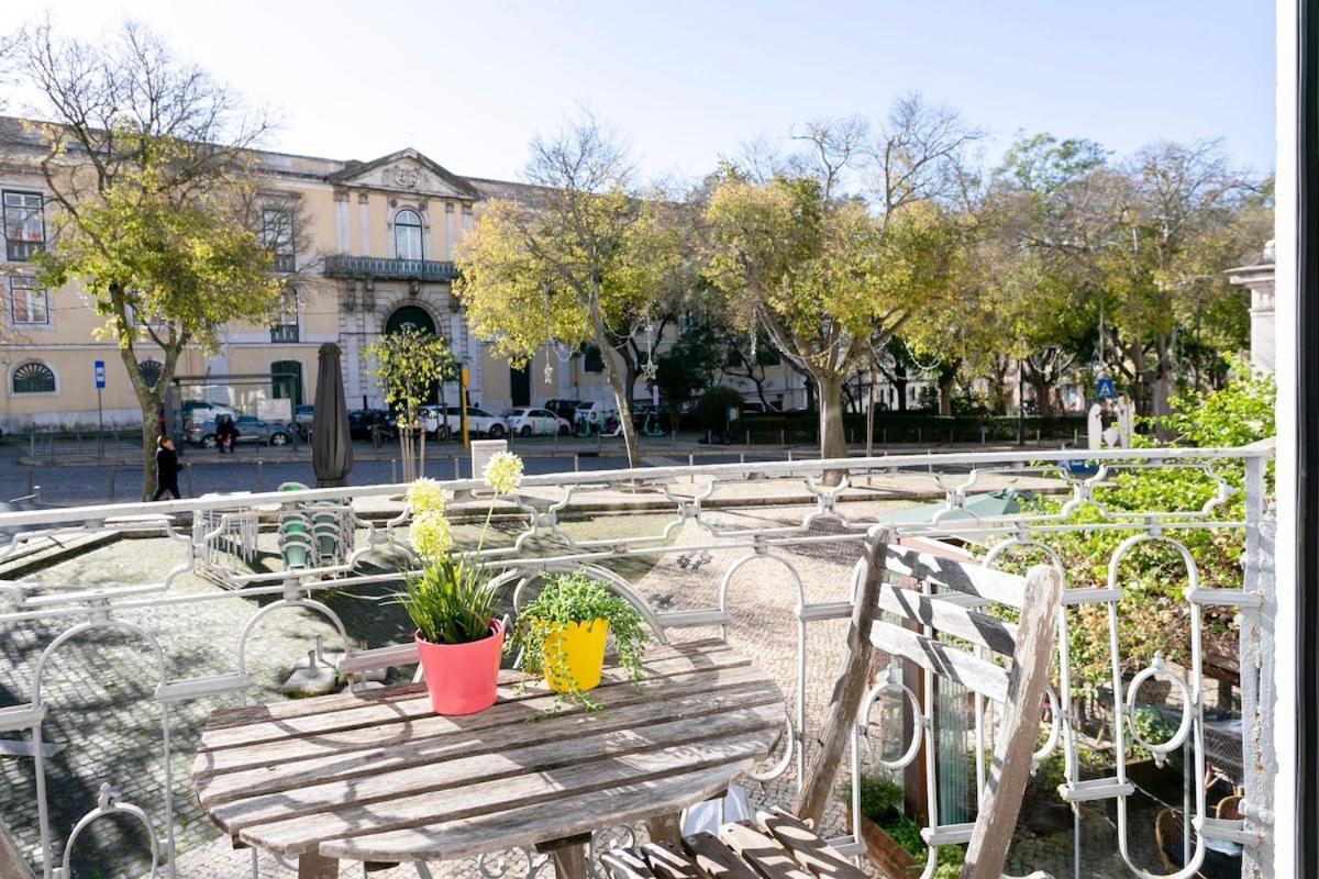 Apartment Cozy Flat With Bright Balcony Trendiest Neighborhood!