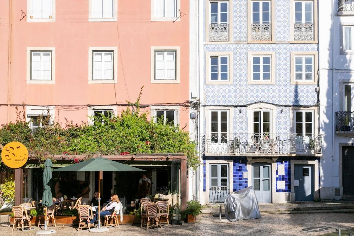Apartment Cozy Flat With Bright Balcony Trendiest Neighborhood!