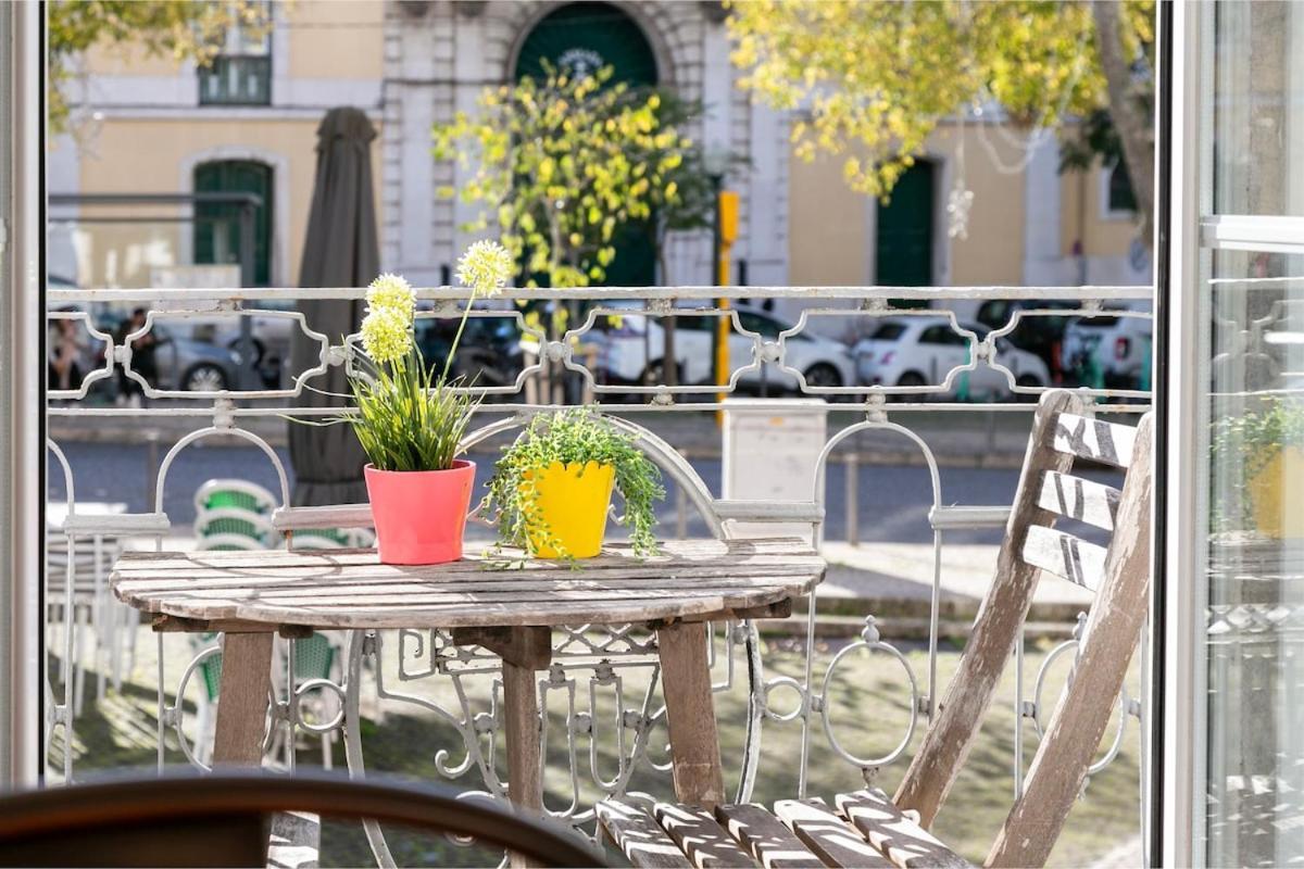 Cozy Flat With Bright Balcony Trendiest Neighborhood! Apartment Lisbon